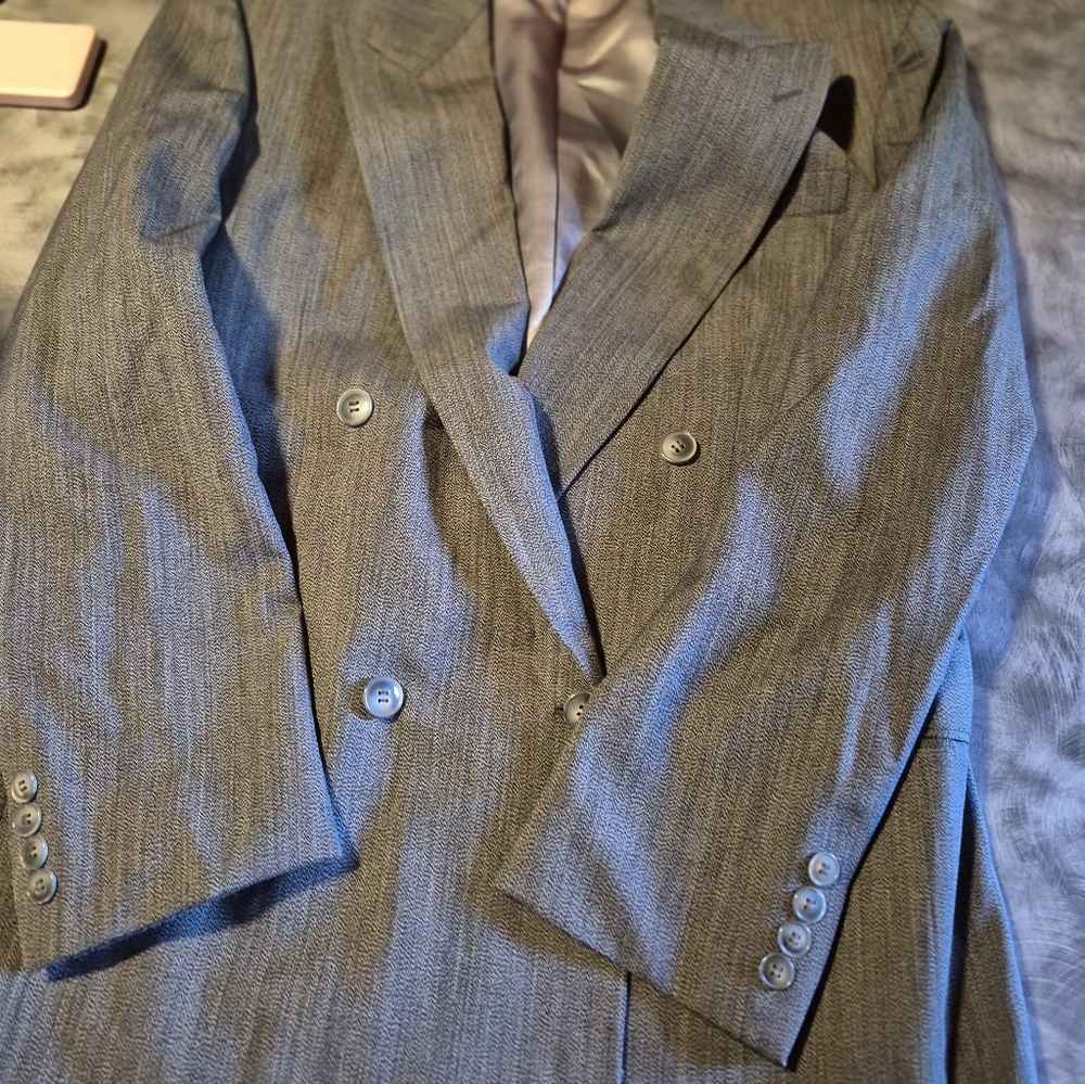 Man In Wool Blazer - Picture 5 of 11
